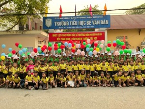HÀNH TRÌNH TRẢI NGHIỆM ĐẦY SẮC MÀU CỦA CÁC BÉ TRƯỜNG MẦM NON HOA BAN TẠI TRƯỜNG TIỂU HỌC BẾ VĂN ĐÀN