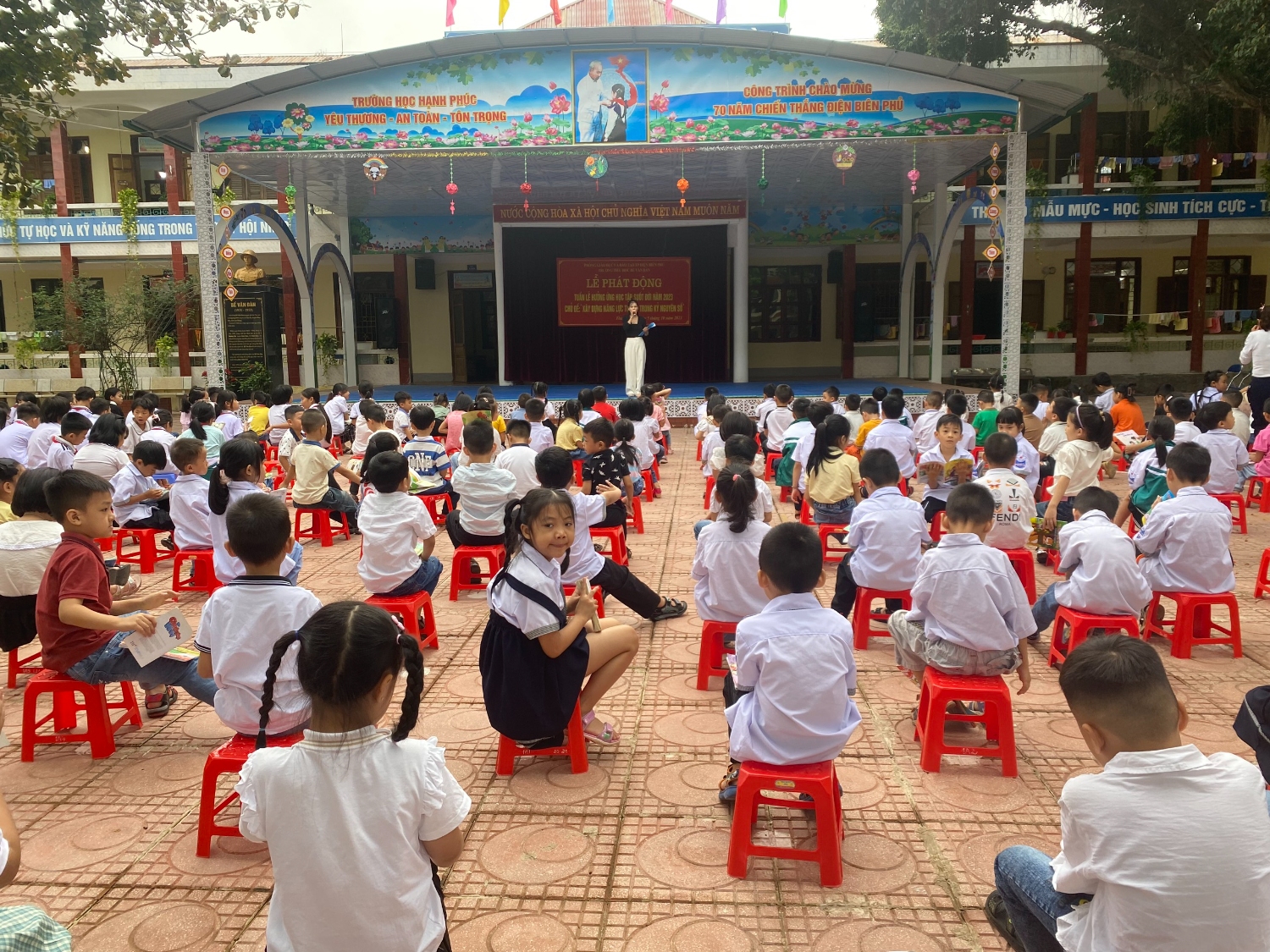 TRƯỜNG TIỂU HỌC BẾ VĂN ĐÀN HƯỞNG ỨNG TUẦN LỄ HỌC TẬP SUỐT ĐỜI.