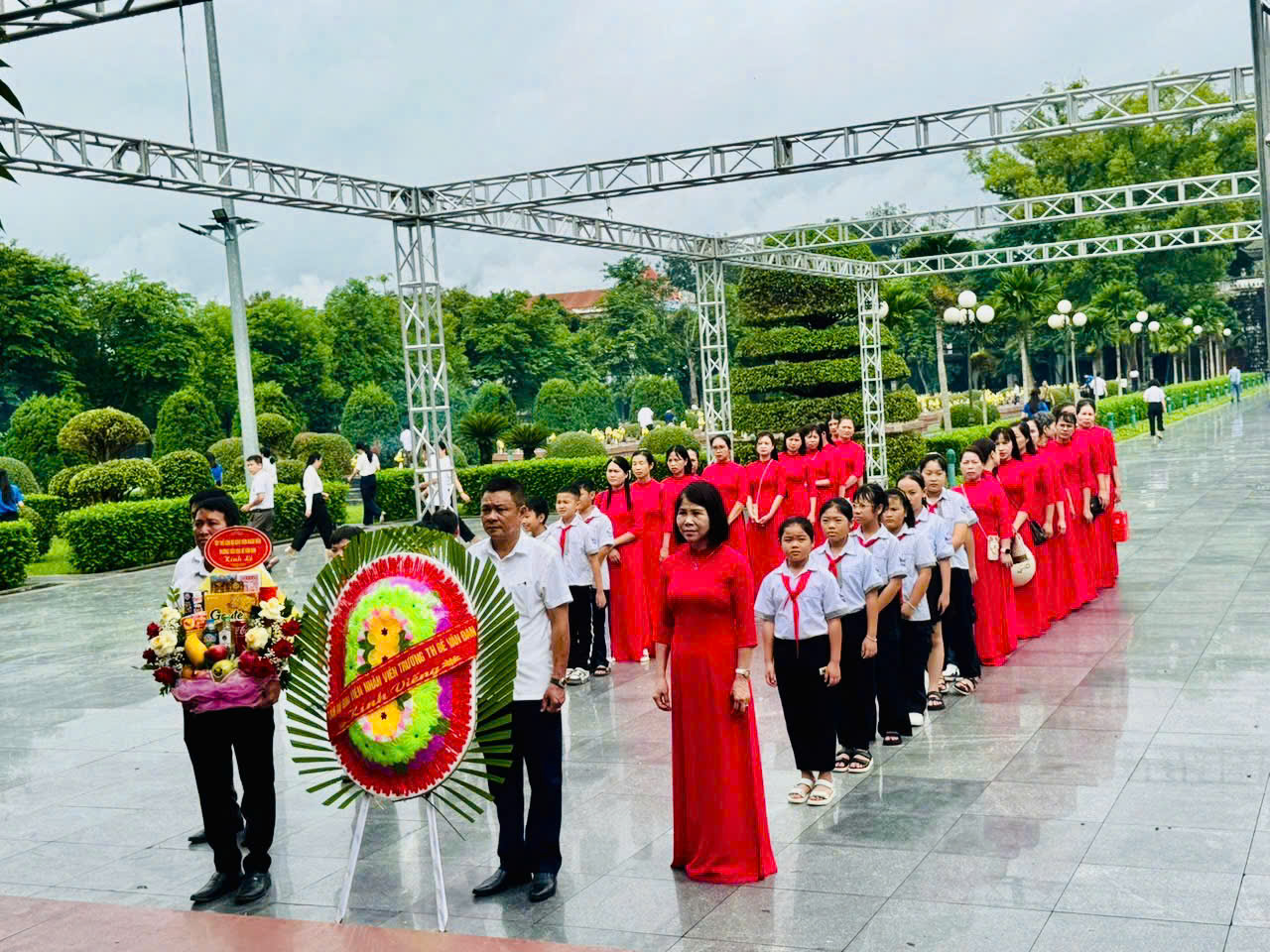 Trường Tiểu học Bế Văn Đàn: Tri ân sâu sắc Ngày Thương binh - Liệt sĩ, khắc ghi đạo lý "Uống nước nhớ nguồn"