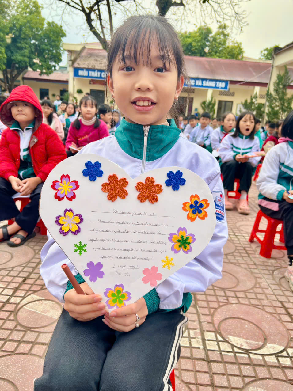 TRƯỜNG TIỂU HỌC BẾ VĂN ĐÀN: “GIEO MẦM LÒNG BIẾT ƠN – VUN ĐẮP NHỮNG TRÁI TIM NHÂN ÁI”