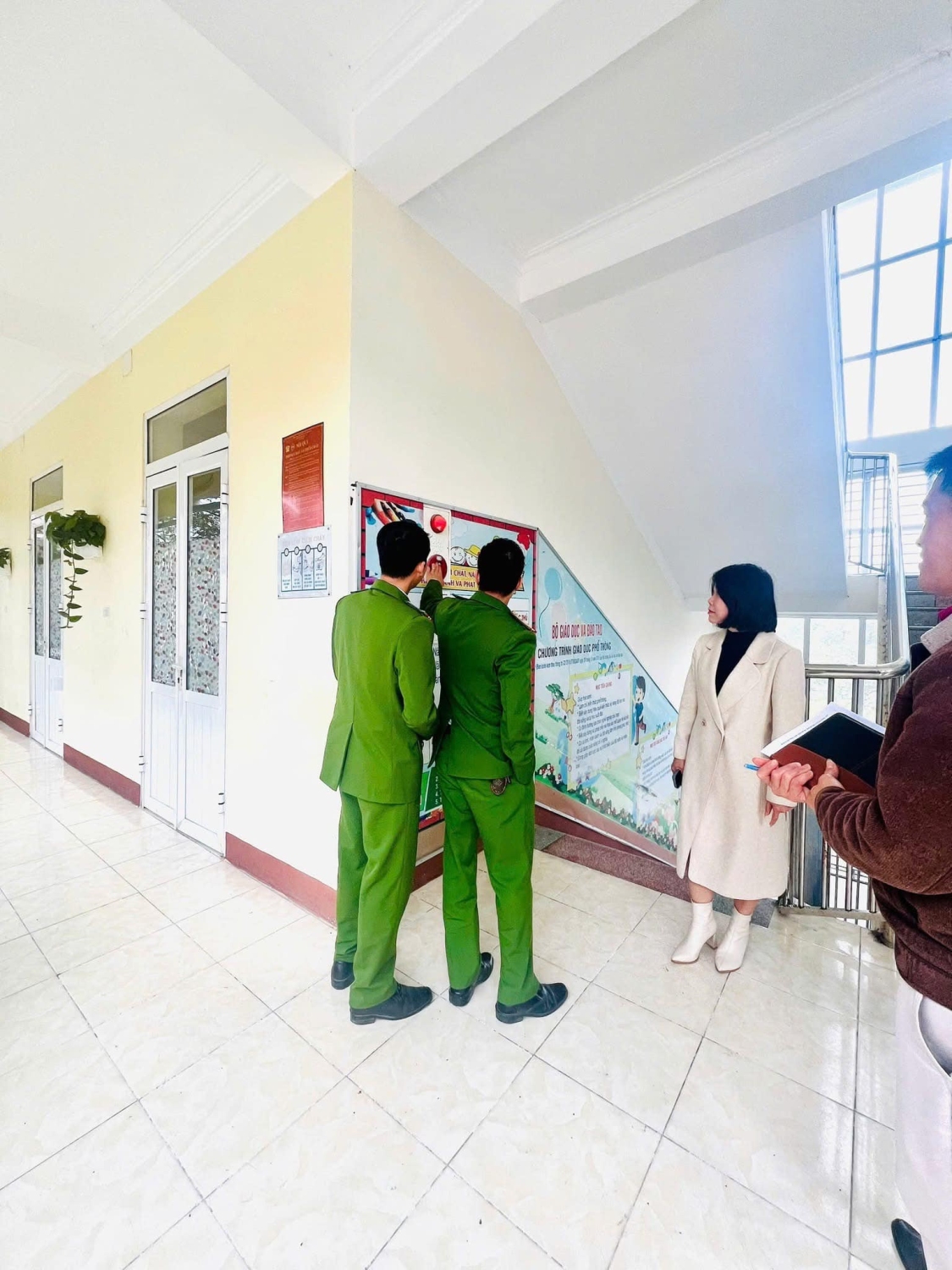 TRƯỜNG TIỂU HỌC BẾ VĂN ĐÀN ĐÓN ĐOÀN KIỂM TRA CÔNG TÁC PCCC và CNCH