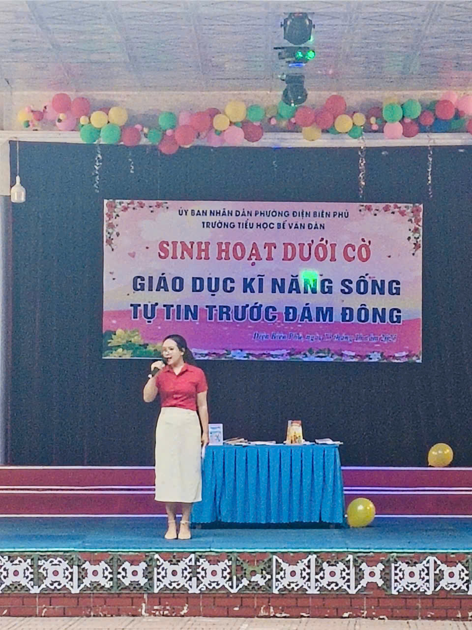 HỌC SINH TRƯỜNG TIỂU HỌC BẾ VĂN ĐÀN CHINH PHỤC NỖI SỢ NÓI TRƯỚC ĐÁM ĐÔNG